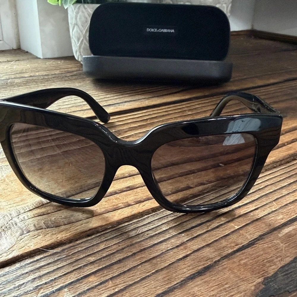 Authentic Dolce & Gabbana  DG 4286 3079/87 Patent Black Sunglasses